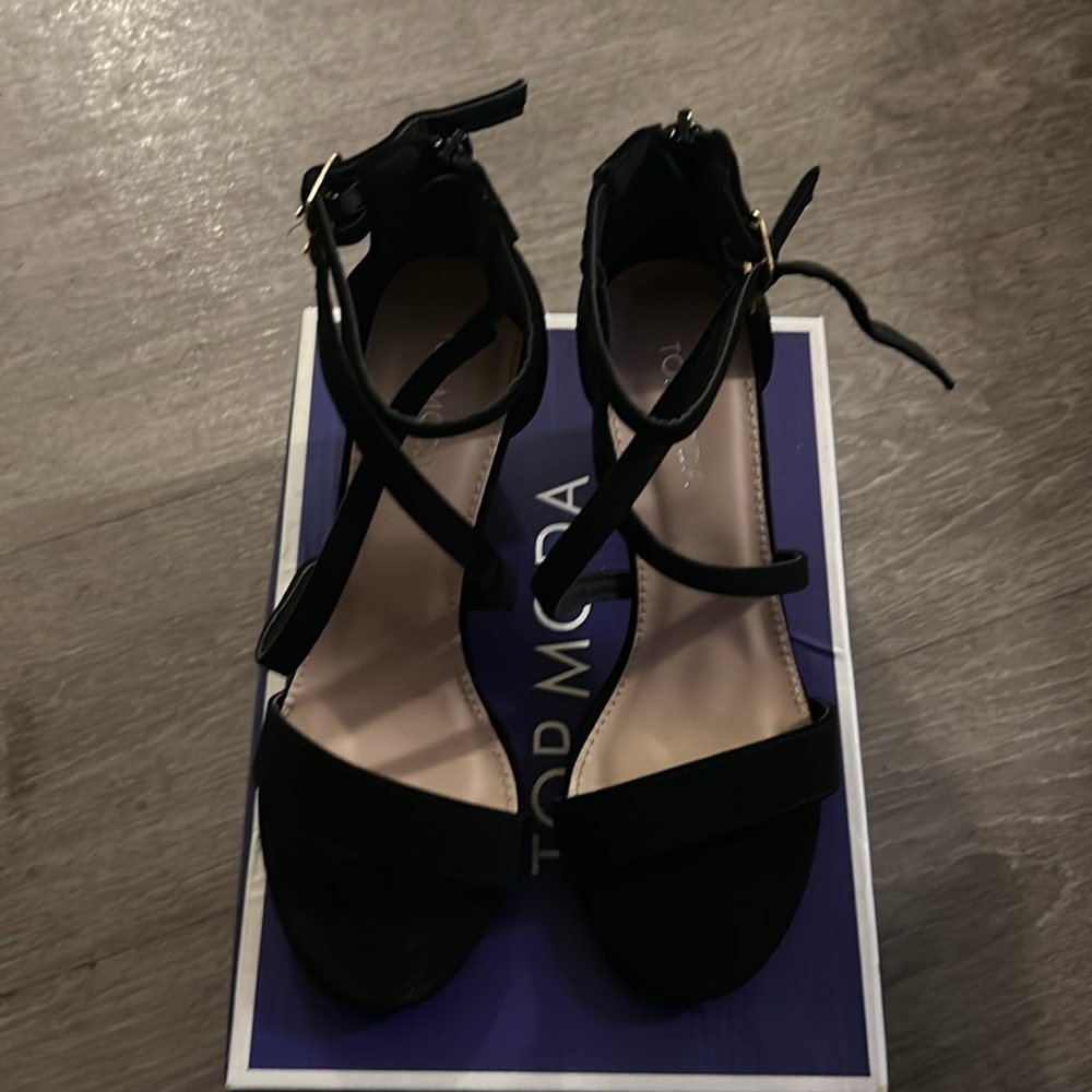 Shoes - Picture 2 of 3